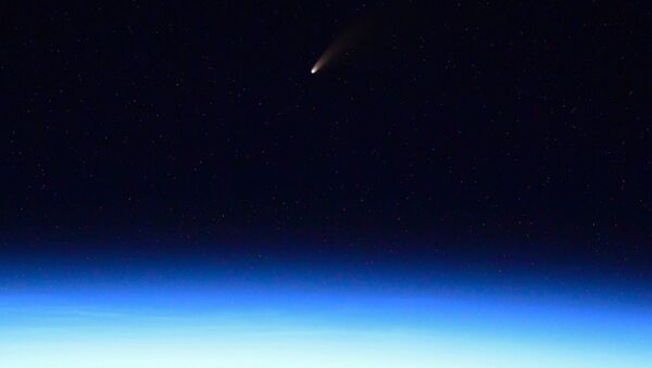 Photo of C/2020 F3 comet made by Russian cosmonaut Ivan Vagner from the International Space Station - Sputnik International