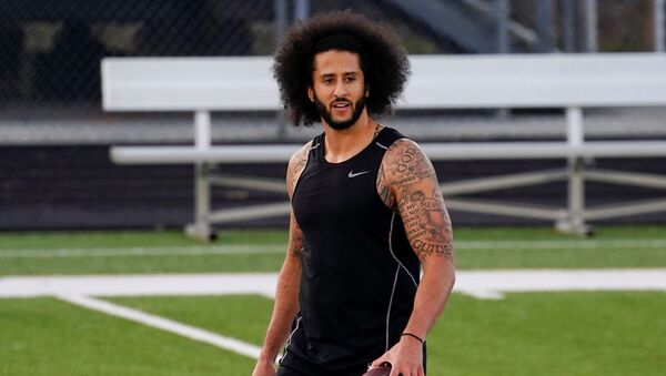  Colin Kaepernick is seen at a special training event created by Kaepernick to provide greater access to scouts, the media, and the public, at Charles. R. Drew High School in Riverdale, Georgia, U.S., November 16, 2019.  - Sputnik International