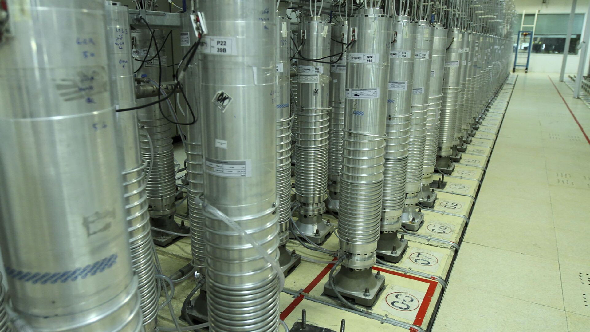 Centrifuge machines in Natanz uranium enrichment facility - Sputnik International, 1920, 11.04.2021