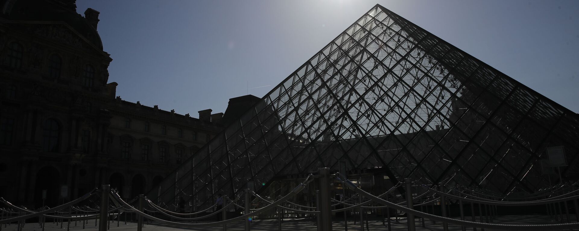 In this Tuesday, June 23, 2020 file photo, the pyramid of the Louvre museum is pictured before a visit ahead of its reopening next July 6, in Paris. The European Union announced Tuesday, June 30, 2020 that it will reopen its borders to travelers from 14 countries, but most Americans have been refused entry for at least another two weeks due to soaring coronavirus infections in the U.S.  - Sputnik International, 1920, 31.07.2020