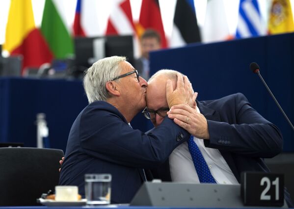 Most Memorable Kisses of Top Political Figures - Sputnik International