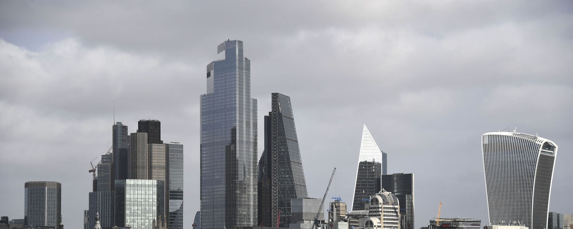 Skyline of City of London on a cloudy day - Sputnik International, 1920, 08.10.2020