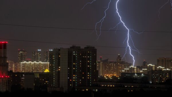 A summer thunderstorm is seen in sky over Moscow, Russia - Sputnik International