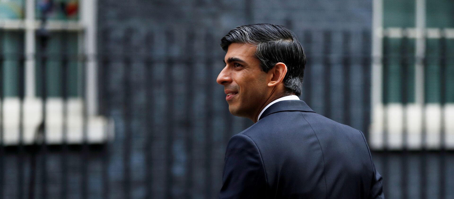 Chancellor of the Exchequer Rishi Sunak is seen as he arrives at Downing Street - Sputnik International, 1920, 02.09.2020