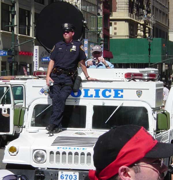 Part 1 of 3: Arming the Warrior Cop: How the 1033 Program Funnels Pentagon Weapons to US Police Part 1 of 3: Arming the Warrior Cop: How the 1033 Program Funnels Pentagon Weapons to US Police - Sputnik International
