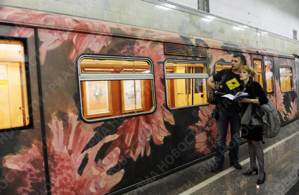 Moscow Metro commissions picture gallery train - Sputnik International