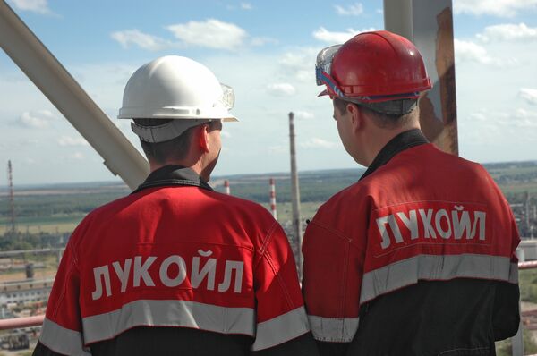 LUKoil predicts domestic production slowdown, slump - Sputnik International