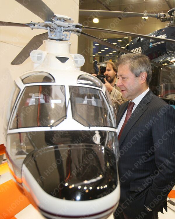 Russian presidential aide Leonid Reiman attends International Helicopter Industry Exhibition HeliRussia 2009 - Sputnik International