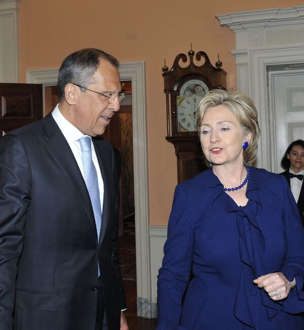 Lavrov, Clinton discuss new arms cuts pact - Sputnik International