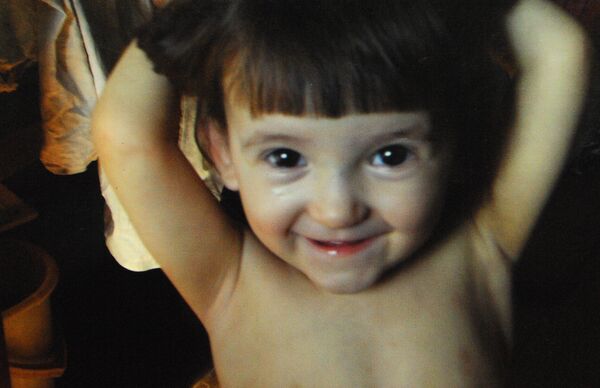 Photo of five-year-old feral girl Natasha Mikhailova who was brought up by cats and dogs - Sputnik International