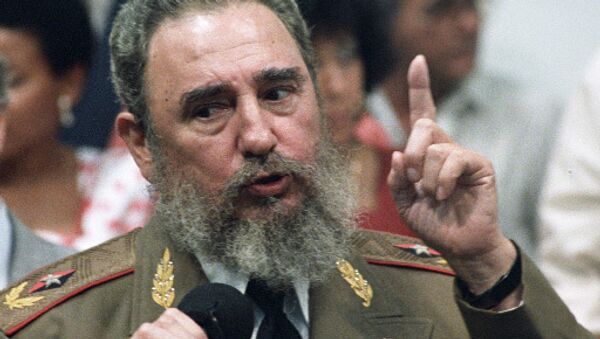  Cuba's Castro praises Venezuela's Chavez for weekly program  - Sputnik International