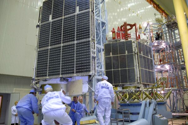 Proton-M carrier rocket with three Glonass-M satellites prepared for launch from Baikonur - Sputnik International