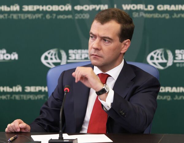 Grain harvest in Russia could reach 90 mln tons in 2009 - Medvedev - Sputnik International