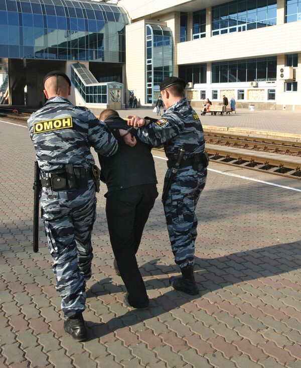 Задержание подозреваемого в преступлении сотрудниками правоохранительных органов - Sputnik International