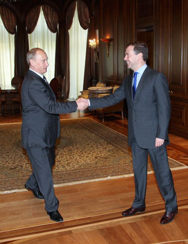 President Dmitry Medvedev meeting with Prime Minister Vladimir Putin - Sputnik International
