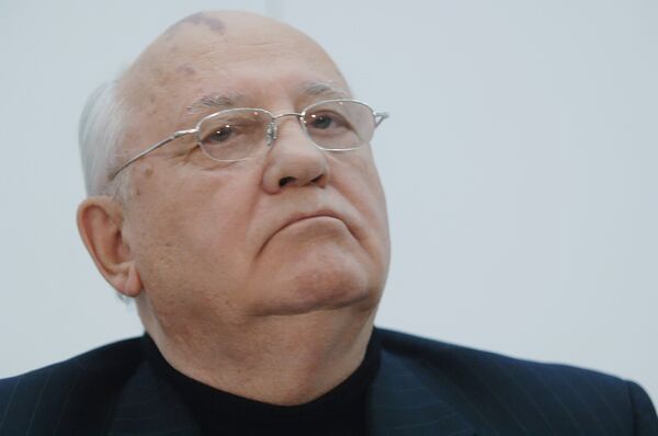 Gorbachev releases disc of his late wife's favorite love songs - Sputnik International
