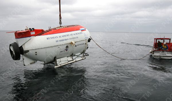 Two mini-submarines  research Lake Baikal - Sputnik International