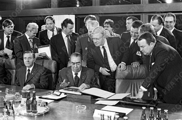 Leonid Brezhnev visits FRG Leonid Brezhnev visits FRG - Sputnik International