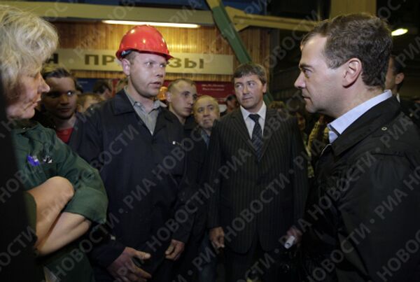 Dmitry Medvedev assesses nuclear-powered submarine production - Sputnik International