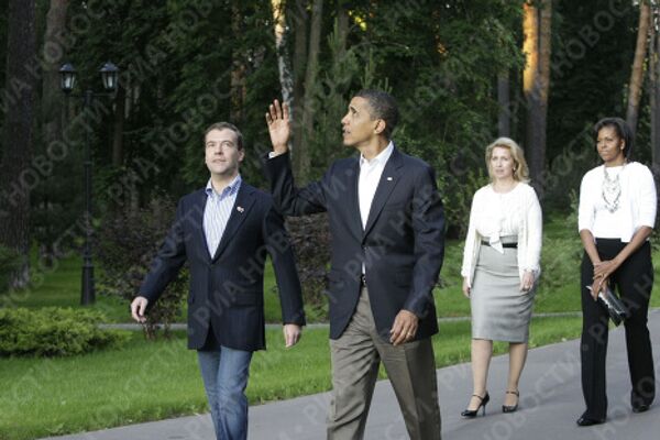 U.S. President Barack Obama, his wife, Michelle, President Dmitry Medvedev and his wife, Svetlana, at Gorki residence - Sputnik International