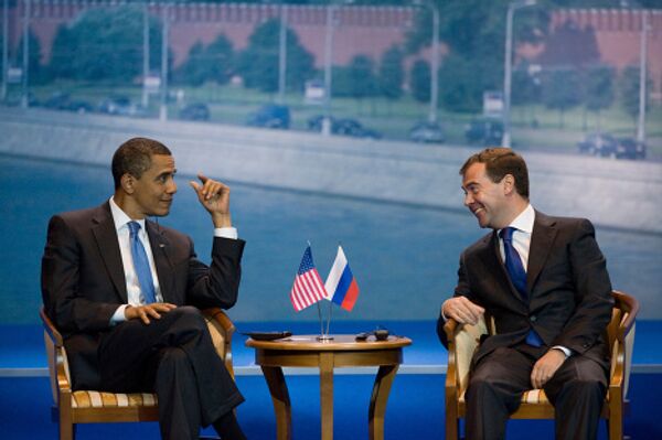 Russian President Dmitry Medvedev and U.S. President Barack Obama addressing U.S.-Russia Business Summit participants - Sputnik International
