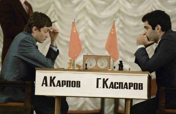 Karpov and Kasparov During World Championships - Sputnik International