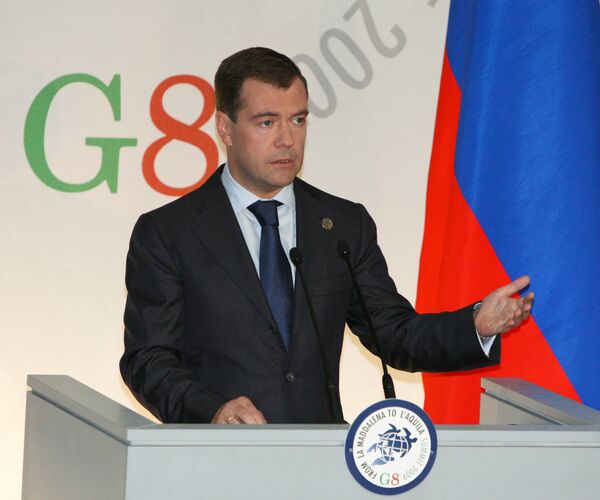 Medvedev says easier to find common ground with Obama than Bush - Sputnik International