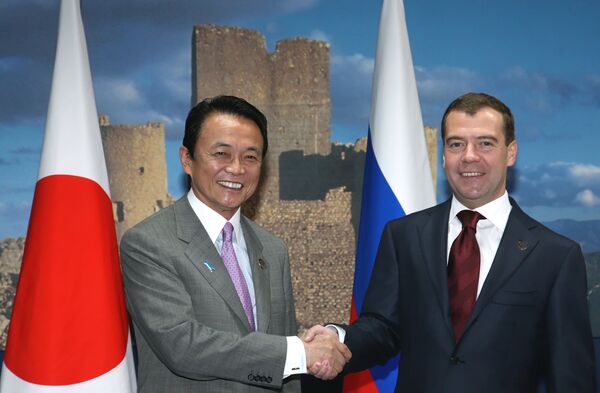 Medvedev calls on Japan not to politicize territorial dispute - Sputnik International