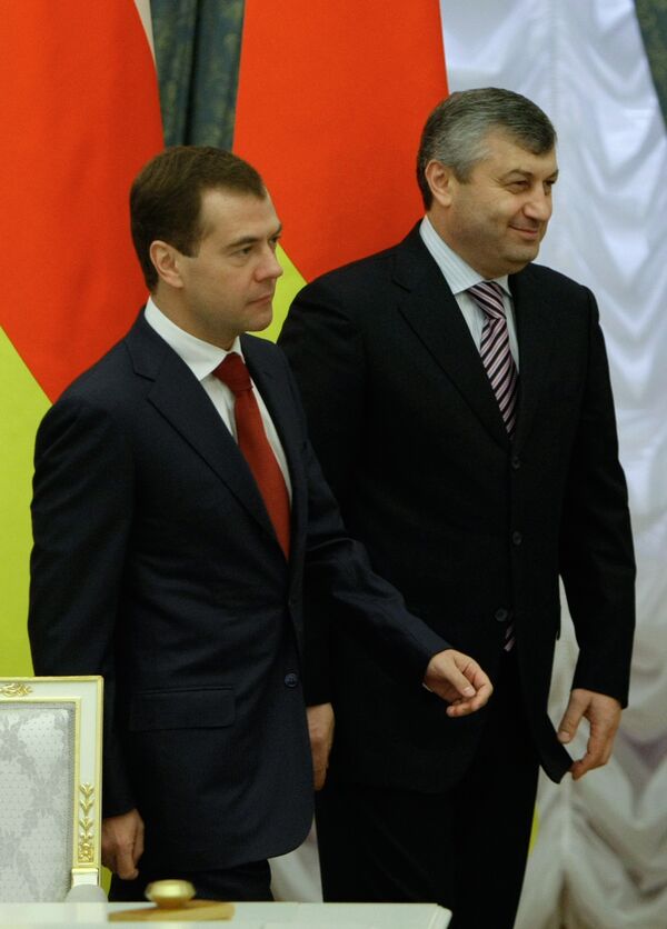 Dmitry Medvedev - Eduard Kokoity - Sputnik International
