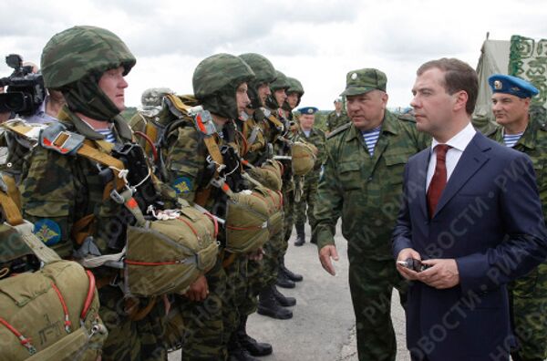 President Medvedev visits the Rayevsky firing range at Novorossiisk Naval base - Sputnik International