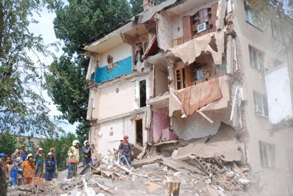 Residential building collapses in Astrakhan - Sputnik International