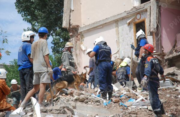 Residential building collapses in Astrakhan - Sputnik International