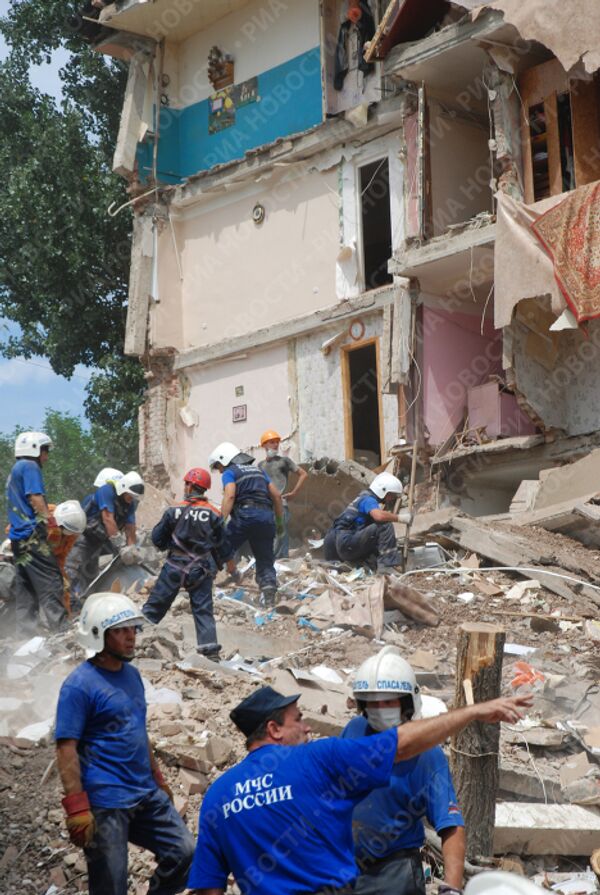 Residential building collapses in Astrakhan - Sputnik International