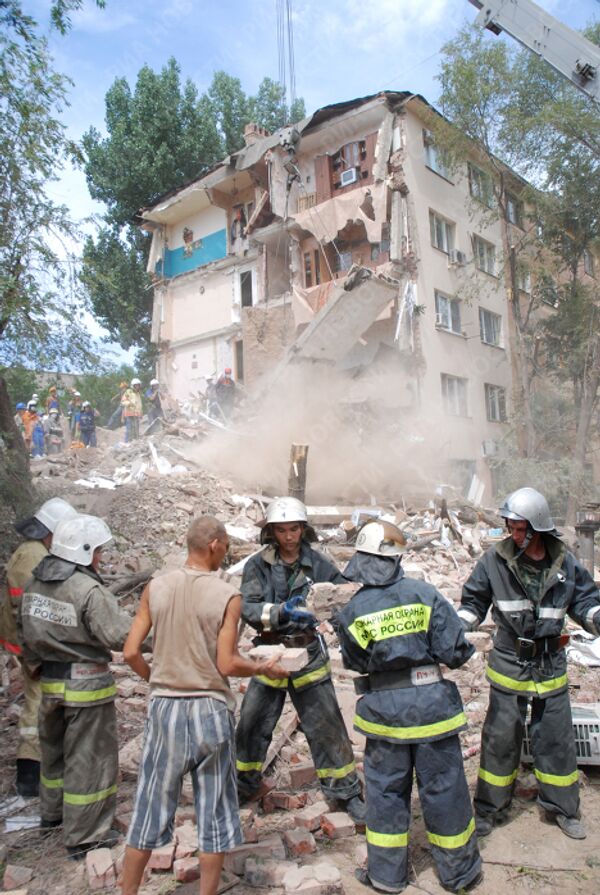 Residential building collapses in Astrakhan - Sputnik International
