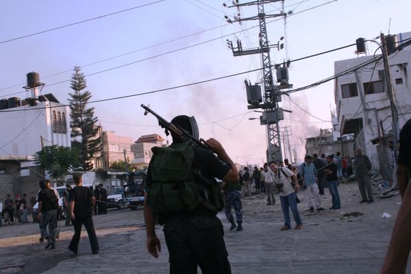Police disperse Palestinian rioters at Jerusalem holy site  - Sputnik International
