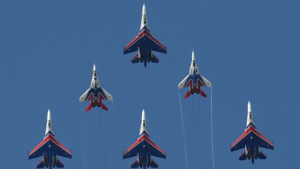 Russian Knights to perform at air show despite pilot's death - Sputnik International