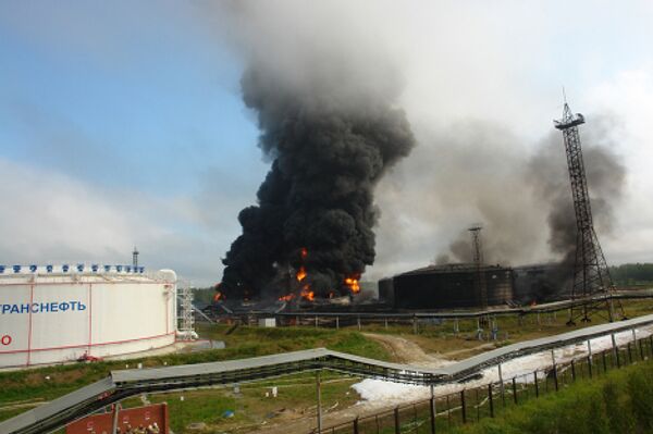 Fire at West Siberian oil depository - Sputnik International