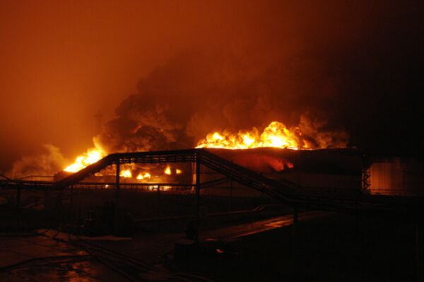 Fire at West Siberian oil depository - Sputnik International