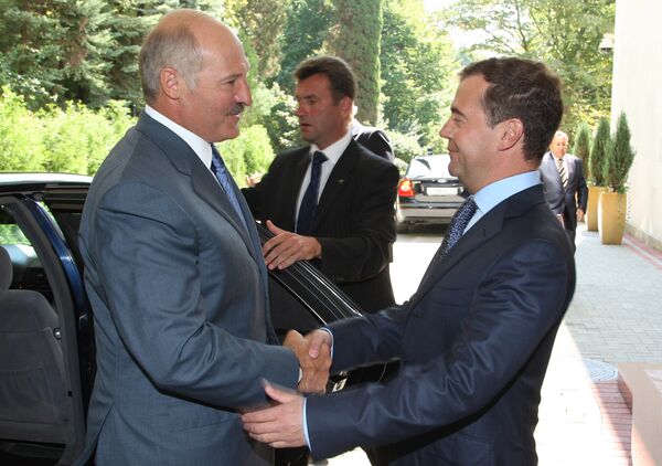 Russian, Belarusian Presidents hold informal meeting - Sputnik International