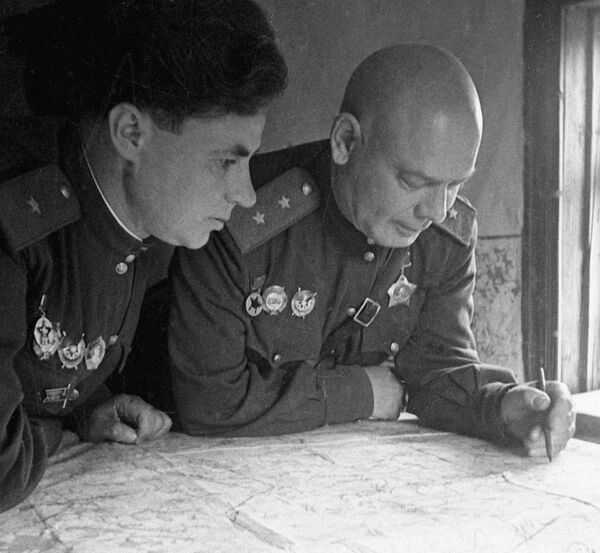 Generals Pukhov and Kozlov - Sputnik International