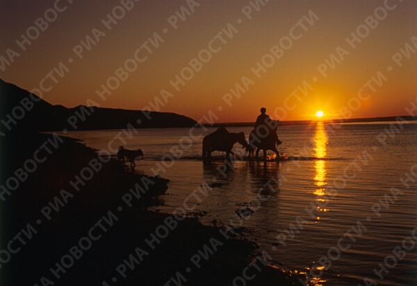 Dusk over the Lena River near Sinsk town in Yakutia - Sputnik International