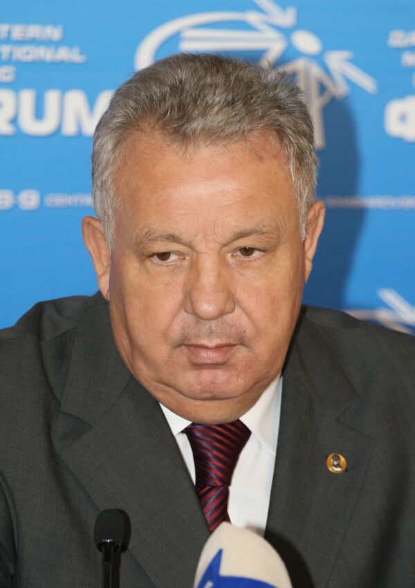 Viktor Ishayev attends 4th Far East International Economic Forum - Sputnik International