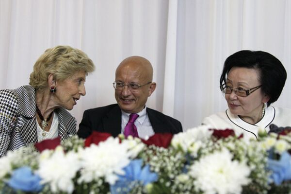 Hélène Carrère d’Encausse, permanent secretary of the French Academy, Sergey Karaganov, Foreign and Defense Policy Council president, Yelena Mikhailova, Vice President of the Republic of Yakutia (Sakha) - Sputnik International