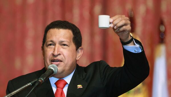 Venezuelan President Hugo Chavez addressing students - Sputnik International
