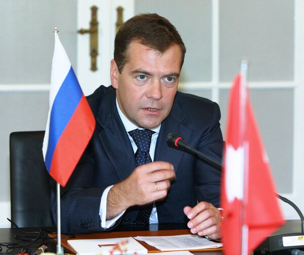 Medvedev urges more active Swiss role in tackling global crisis - Sputnik International