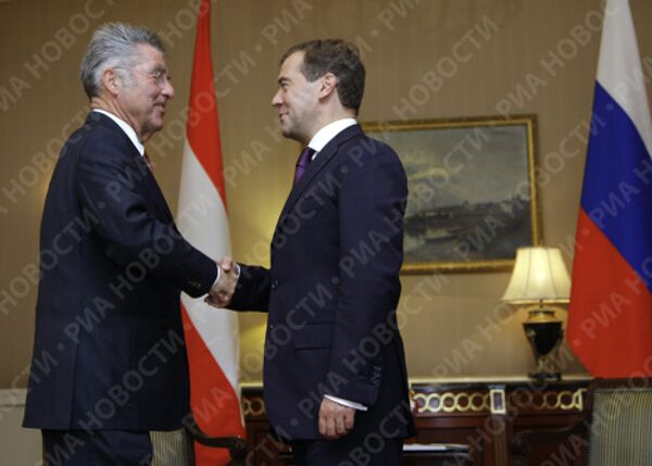 Russian President Dmitry Medvedev meets with his Austrian counterpart Heinz Fischer - Sputnik International