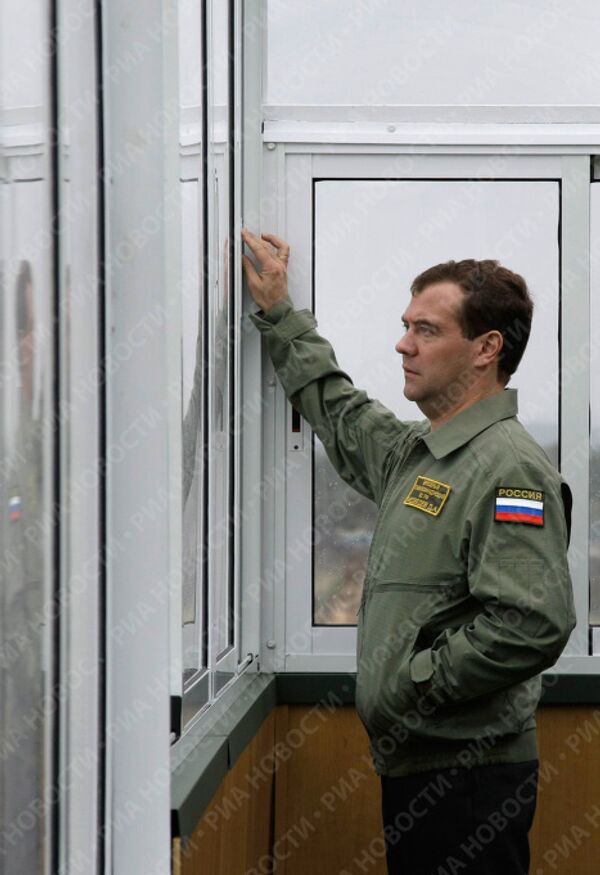 President Medvedev visits Baltic Fleet’s Khmelyovka firing range  - Sputnik International