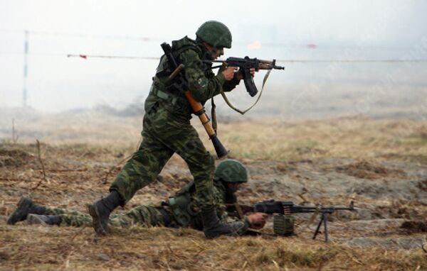 Zapad 2009 strategic exercises held at the Khmelyovka firing range - Sputnik International