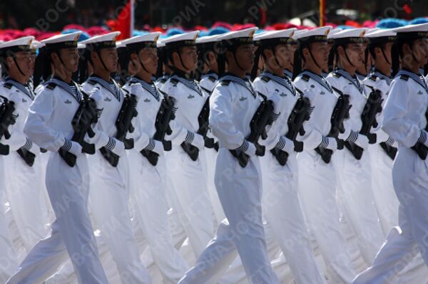China marks 60th anniversary with tanks and female air regiment  - Sputnik International