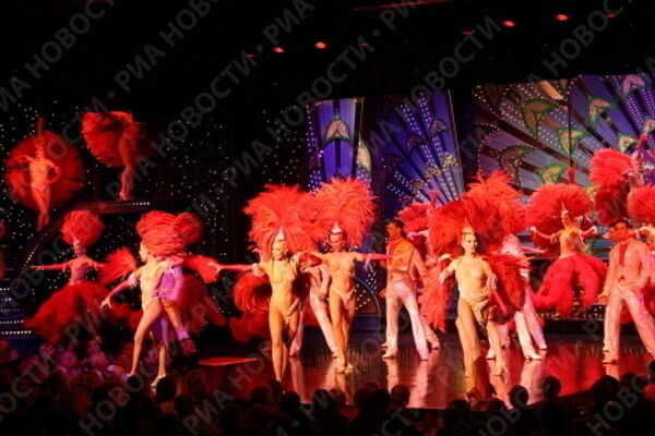 Moulin Rouge turns 120, features Russian can-can - Sputnik International